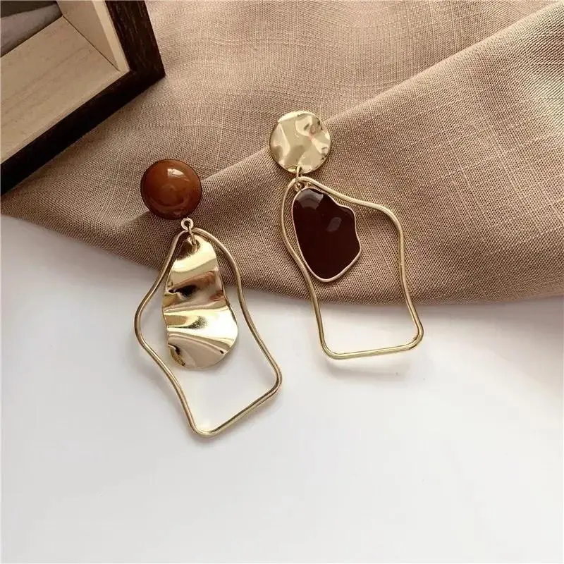 Women Metal Irregular Drop Earrings Geometric Statement Earrings Fashion Jewelry Wedding Accessories Suitable Lady Decor Earings