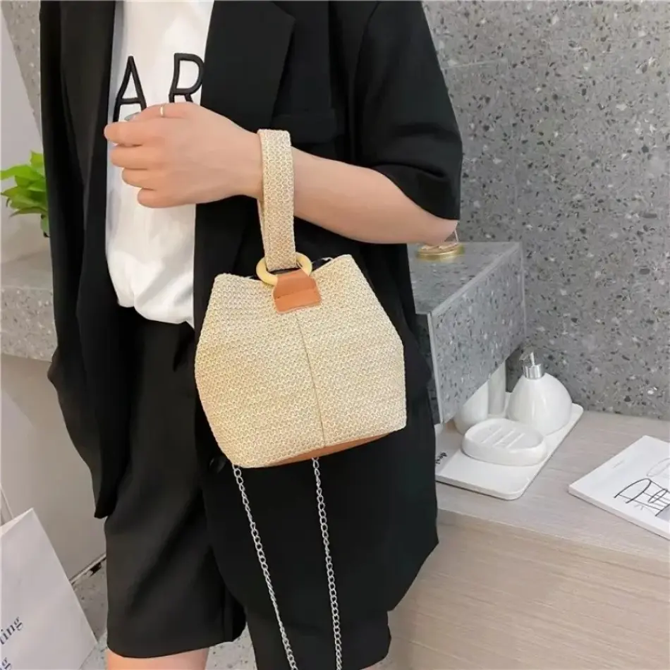 1Pcs Concise Design Solid Color Crossbody Bucket Bag Suitable Beach Women Straw Bag Pretty Versatile Handbag Student Woven Bag