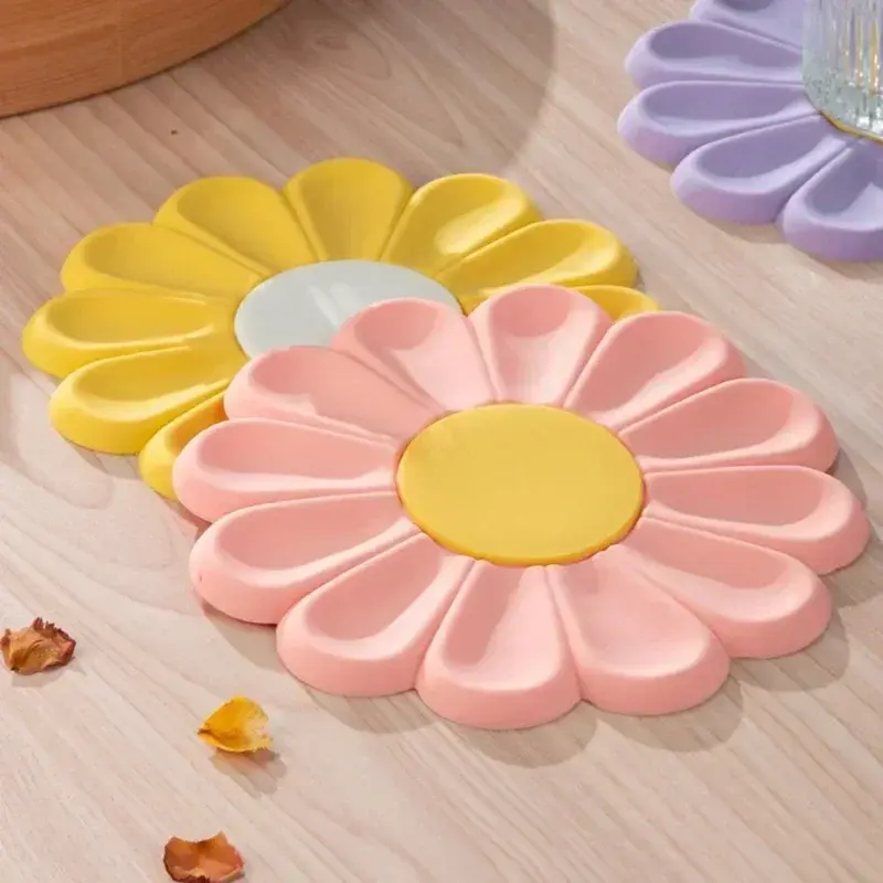 New Household Creative Shape Silicone Coaster Colorful Daisy Kitchen Table Heat Resistant Anti-scalding Mat Coaster Table Decor