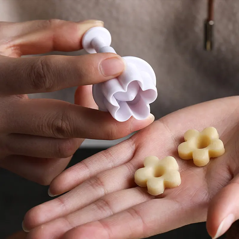 Hot Sale 4Pcs/Set Plum Flower Plunger Fondant Mold Cutter Cake Tools Decorating Christmas Cake Decor Home Kitchen Baking Tool