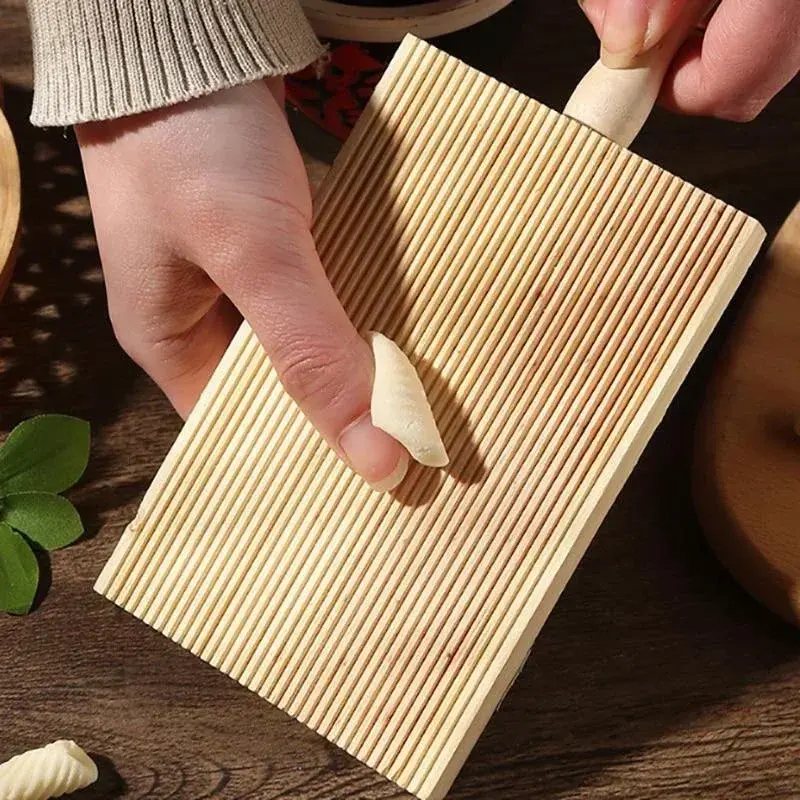 Novel And Creative Wooden Italian Pasta Board Practical Small Tool For Making Dumpling Pasta Kitchen Utensil Home Supplies