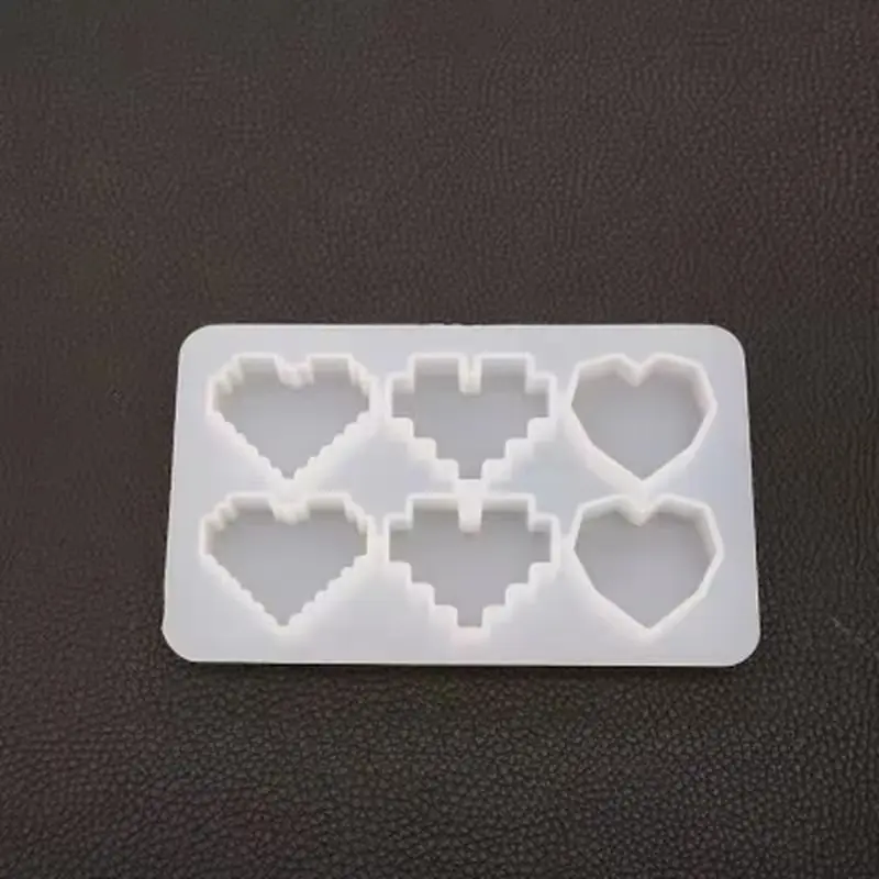 Creative DIY Handmade Jewelry Tools Pendant Silicone Molds For Resin Crystal Epoxy Resin Mold Pixel Love Heart Shape High Mirror