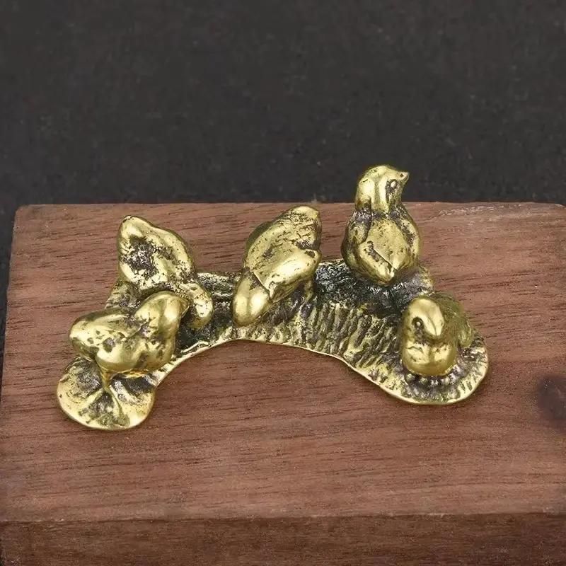 Creative Design Chicken Eating Rice Brass Ornament Cute Rural Animal Handicrafts Retro Desk Chicken Tea Pet Home Decor Wholesale