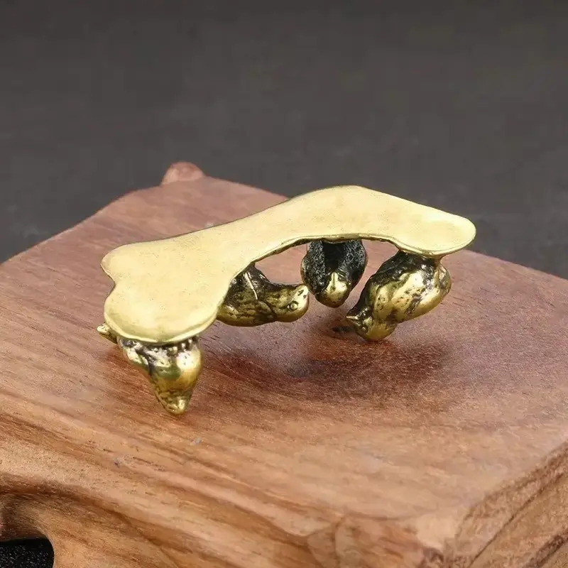 Creative Design Chicken Eating Rice Brass Ornament Cute Rural Animal Handicrafts Retro Desk Chicken Tea Pet Home Decor Wholesale
