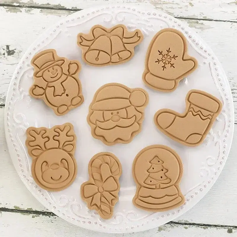 New 8Pcs/Set DIY Cartoon Biscuit Mould Christmas Cookie Cutters Plastic Baking Moulds Cake Decorating Tools Kitchen Baking Tools