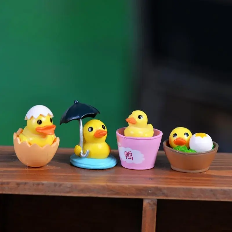 4PCS Moss Micro Landscape Ornaments Creative Ornaments Doll Ornaments Bucket Duck DIY Decorative Materials Random Styles