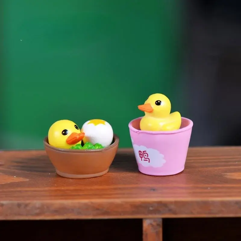 4PCS Moss Micro Landscape Ornaments Creative Ornaments Doll Ornaments Bucket Duck DIY Decorative Materials Random Styles