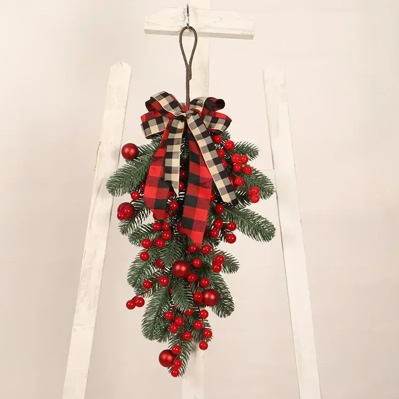 Pretty Christmas Red Fruit Lattice Knot Decoration Fascia Santa Claus Bedroom Hangings Christmas Party Home Decor Accessories