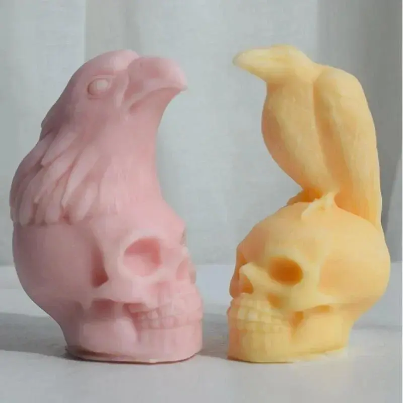 New Halloween Skeleton Plaster Drop Mold Handmade Creative Mold Crow Eagle Stepping On Ghost Skull Aromatherapy Candle Gel Mold
