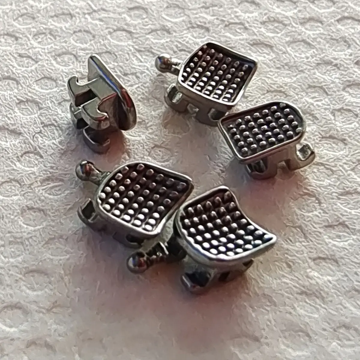 50Packs brackets falsos brackets ortodoncia braces odontologia braces for teeth Mini Bracket MBT 022 Slot 345 Hooks
