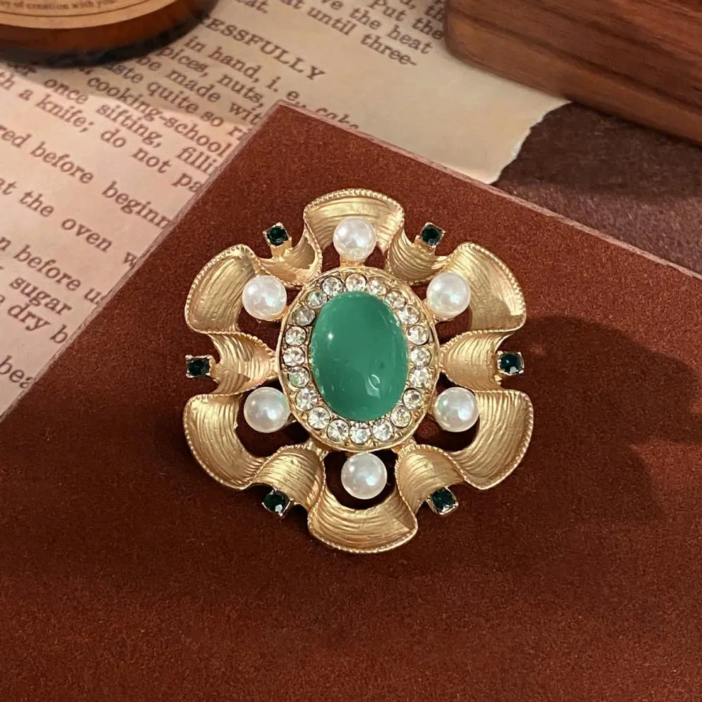 Moon Sun Face Women Brooch Rhinestone Retro Baroque Style Suit Coat Collar Hat Scarf Decoration Clothes Pin Leaf Brooch Jewelry