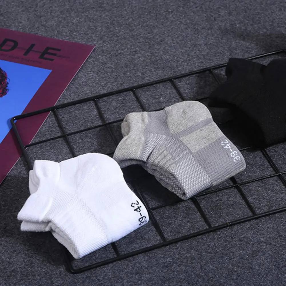Men Short Socks Anti-slip Football Socks Short Tube Soccer Basketball Sport Socks Breathable Sweat Absorption Casual Wear Sock