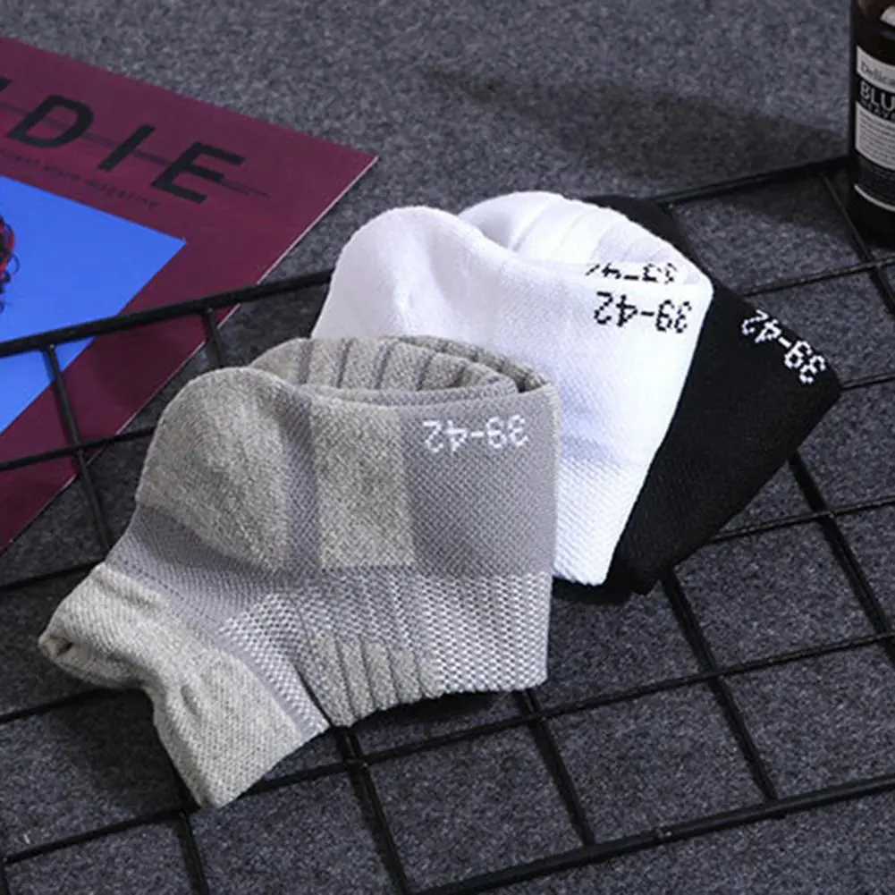 Men Short Socks Anti-slip Football Socks Short Tube Soccer Basketball Sport Socks Breathable Sweat Absorption Casual Wear Sock