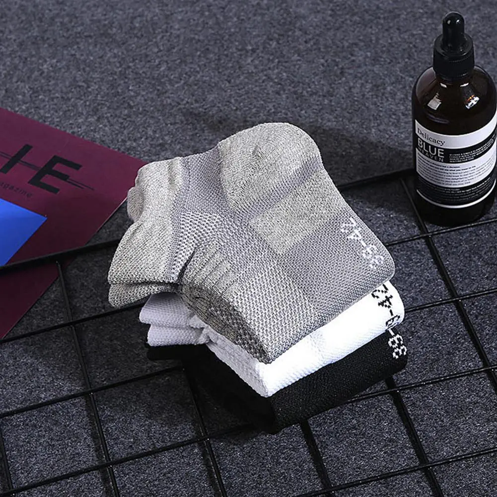 Men Short Socks Anti-slip Football Socks Short Tube Soccer Basketball Sport Socks Breathable Sweat Absorption Casual Wear Sock