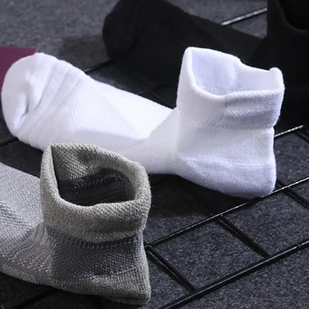 Men Short Socks Anti-slip Football Socks Short Tube Soccer Basketball Sport Socks Breathable Sweat Absorption Casual Wear Sock