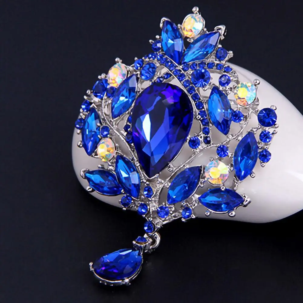 Rhinestone Brooch Elegant Water Drop Alloy Brooches Lapel Pin Lady Shiny Rhinestone Brooches Corsage Coat Wedding Jewelry
