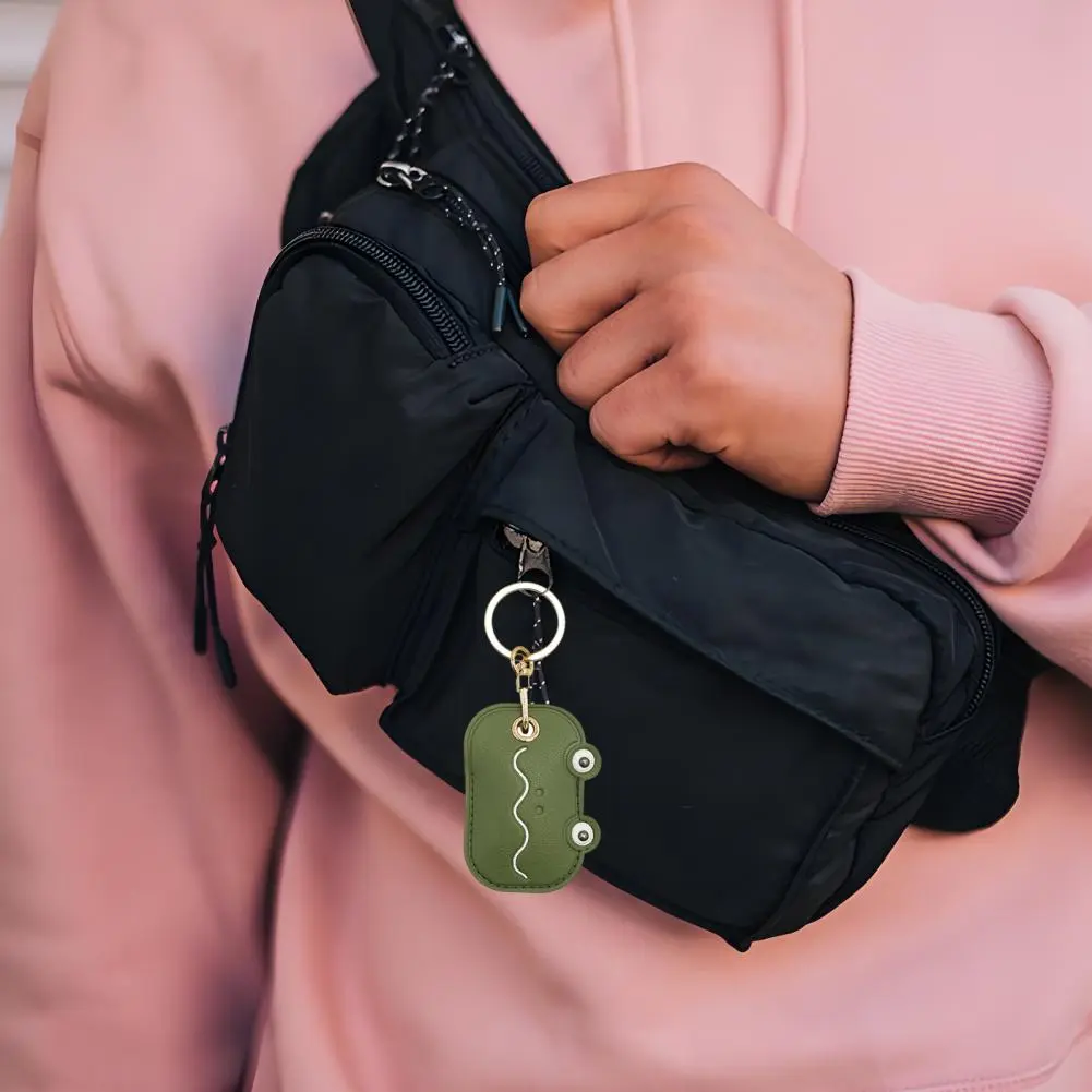 Fur Keychain Pet Fur Keychain Handmade Cat Paw Pet Hair Keychain for Collecting Storing Fur Faux Leather Souvenir Key for Pet