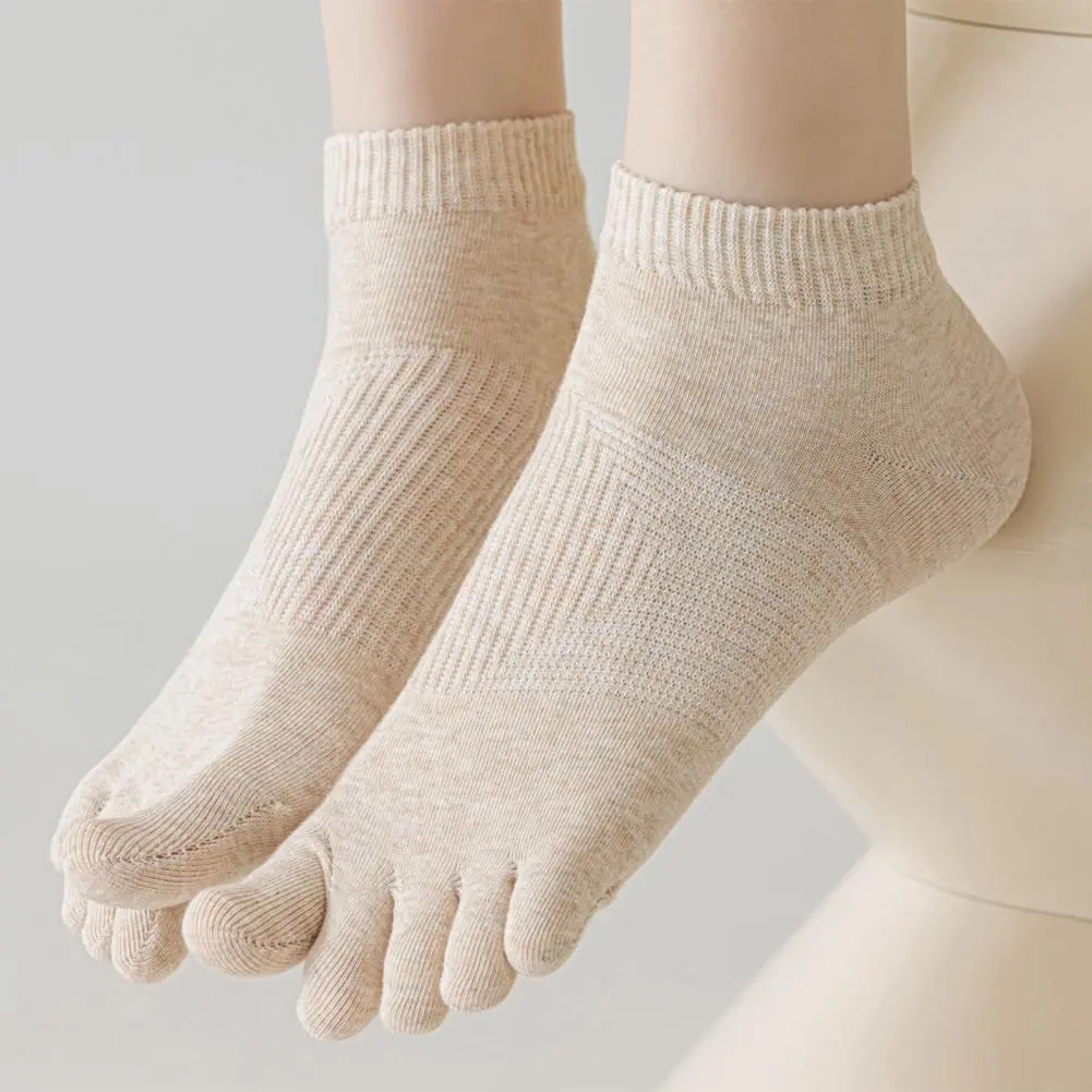 Solid Color Socks Breathable Sweat-absorbent Socks Breathable Cotton Five Finger Short Socks for Women Pilates Yoga Gym Fitness