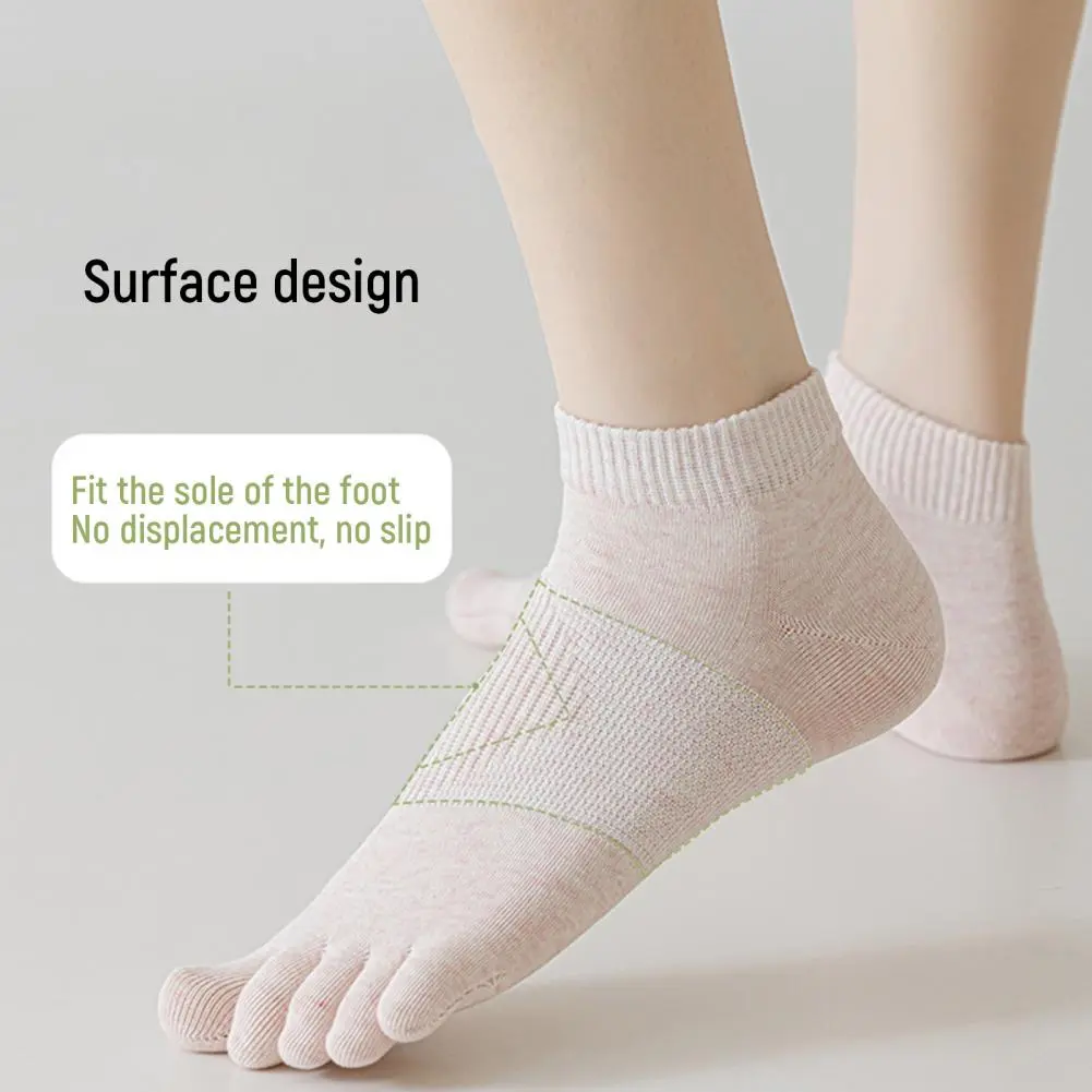 Solid Color Socks Breathable Sweat-absorbent Socks Breathable Cotton Five Finger Short Socks for Women Pilates Yoga Gym Fitness