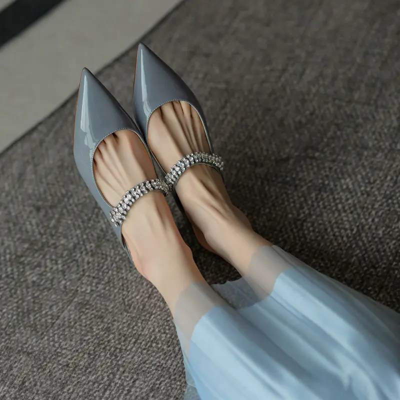 luxury women's shoes 2024 New Luxury Brand Women's Sandals Leather Pointed Toe Diamon Casual Outdoor Crystal Female Slip-On Soli