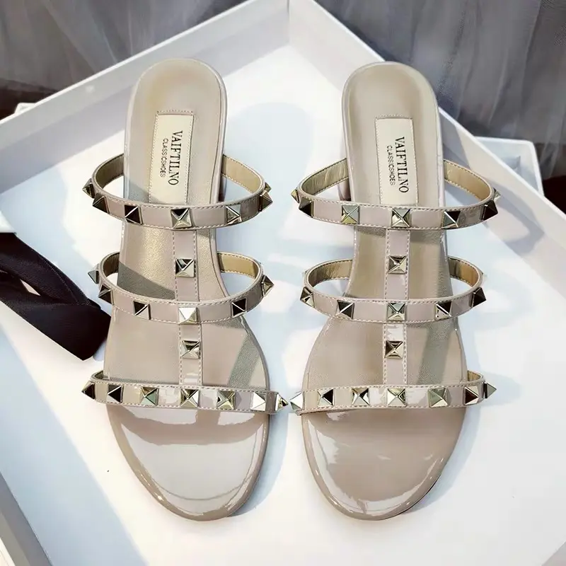 Luxury Brand Women's Gladiator Sandals Summer With Heels Leather Rivets fashion Slippers Designer Square Heel shoes Women
