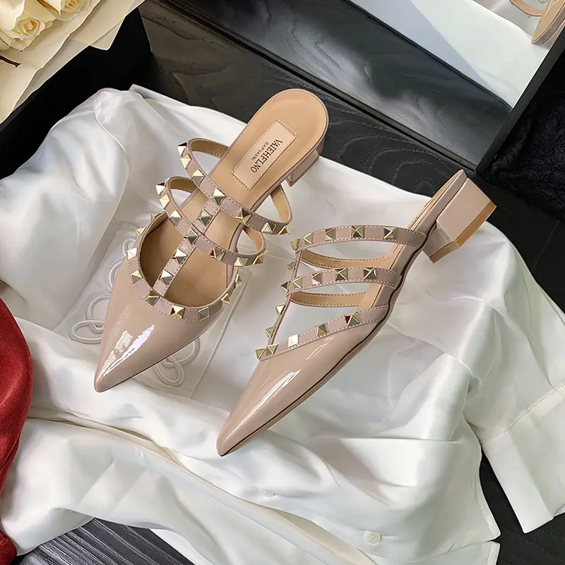 luxury women's shoes 2024 New Luxury Woman Summer Sandals Leather Pointed Thick heel Slippers Rivets Sexy Pointed Toe Dress Casu