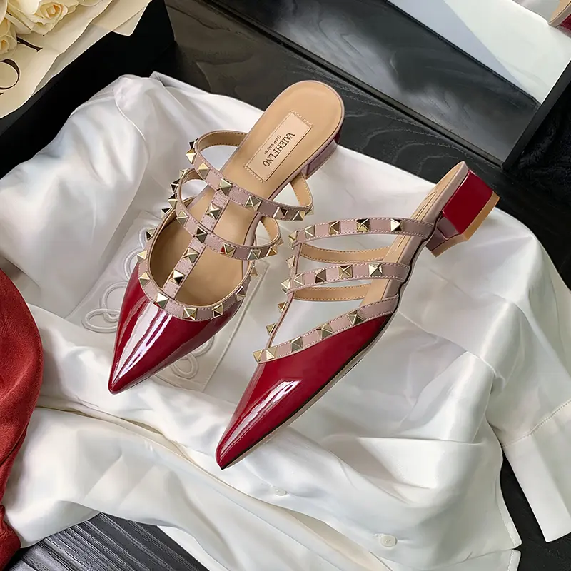 luxury women's shoes 2024 New Luxury Woman Summer Sandals Leather Pointed Thick heel Slippers Rivets Sexy Pointed Toe Dress Casu