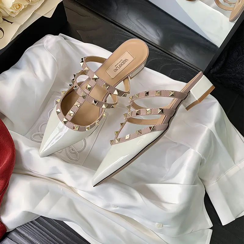 luxury women's shoes 2024 New Luxury Woman Summer Sandals Leather Pointed Thick heel Slippers Rivets Sexy Pointed Toe Dress Casu