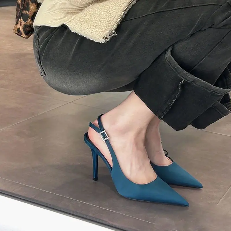 Baotou Sandals Autumn New Pointed Toe Shallow Mouth One Word Buckle Non-slip Wear-resistant Stiletto