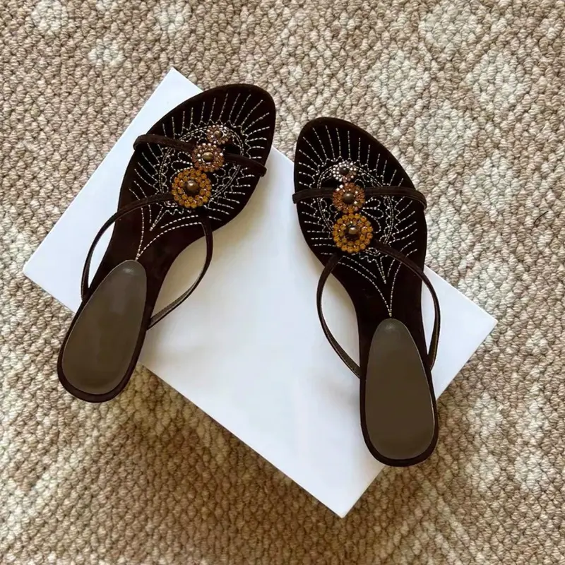 Fashion Flip Flops Summer New Round Toe Rhinestone Buckle Soft Sole Non-slip Wear-resistant Low Heel Shoes