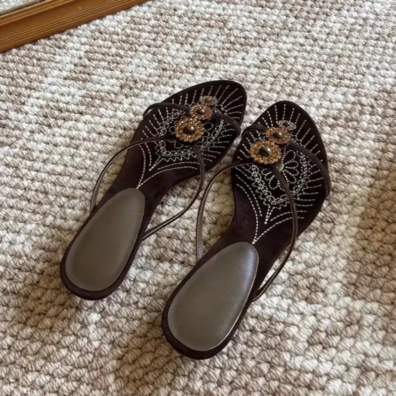 Fashion Flip Flops Summer New Round Toe Rhinestone Buckle Soft Sole Non-slip Wear-resistant Low Heel Shoes