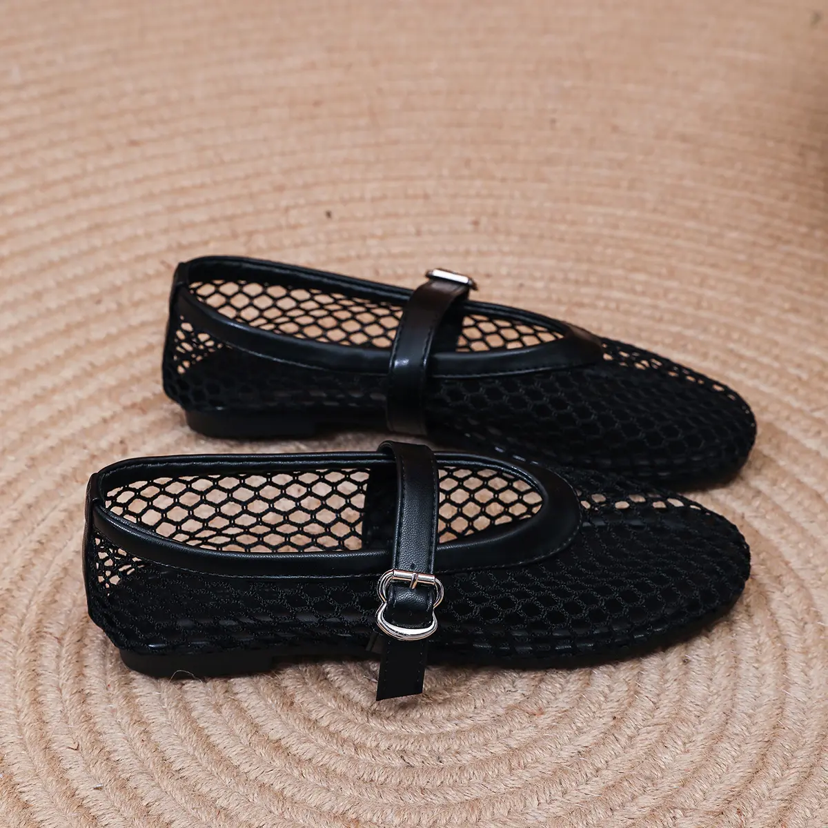 Women's Flat Shoes Spring New Round Head Shallow Mouth Mesh Cloth Breathable Word with Anti-slip Wear-resistant Single Shoes