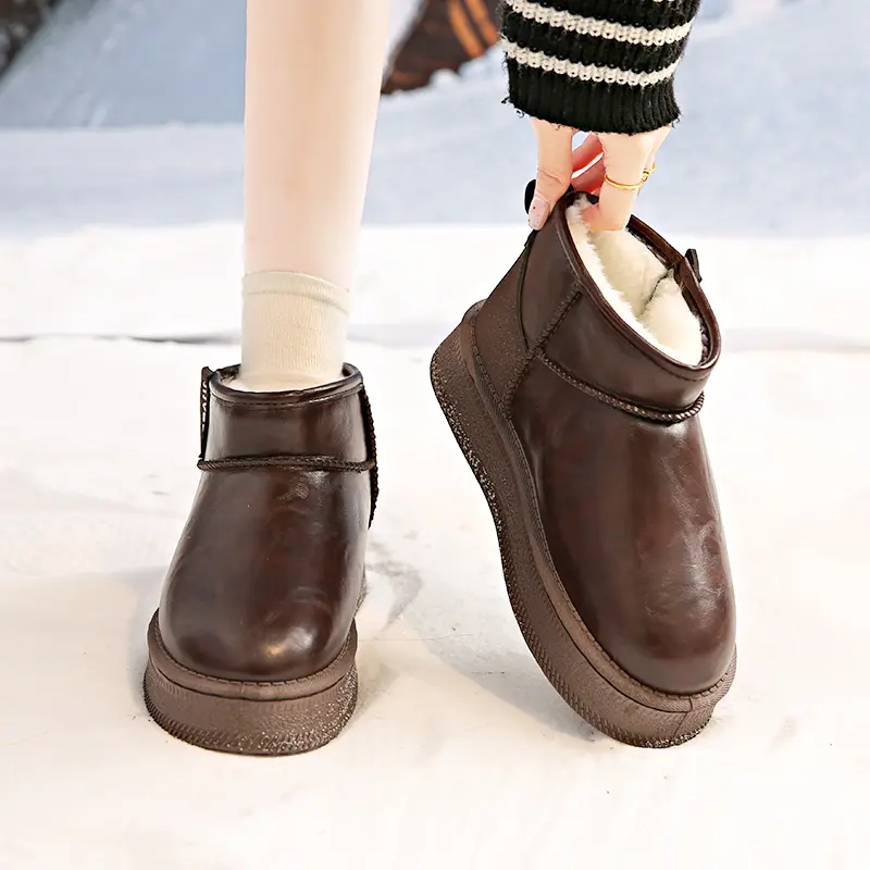 Women's flat snow boots winter new fashion round head sleeve thick sole anti-slip wear-resistant short boots