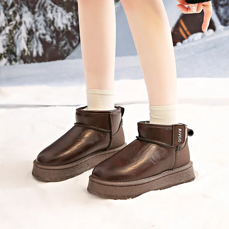Women's flat snow boots winter new fashion round head sleeve thick sole anti-slip wear-resistant short boots