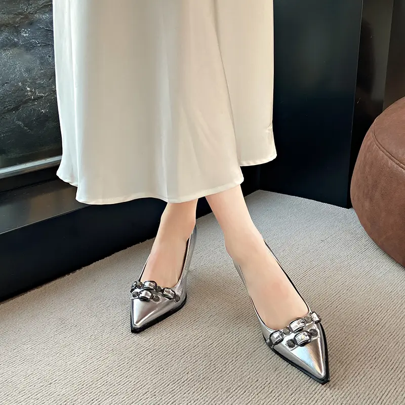 Fashion Rivets Metal Buckle High Heels Summer New Pointed Head Shallow Mouth Set Foot Anti-slip Wear-resistant Single Shoes