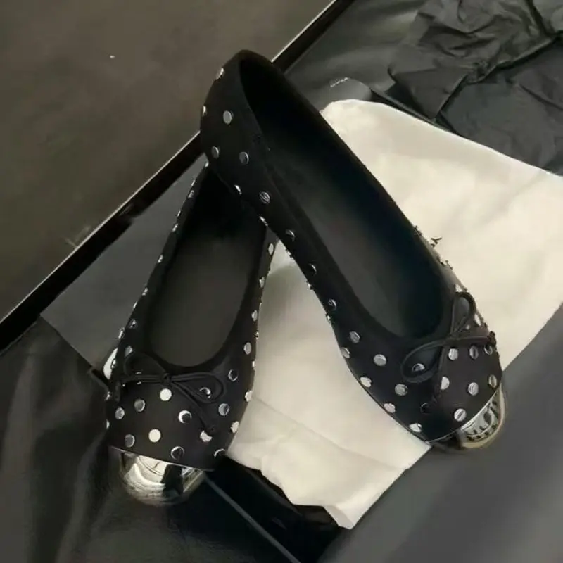 Women's Fashion Flat Shoes Spring New Metal Round Head Shallow Mouth Butterfly Knot Rivet Soft Sole Non-slip Single Shoes