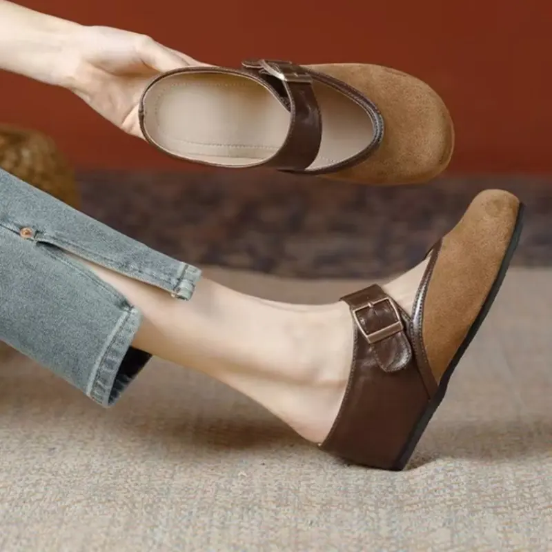 Round Head Inner Elevation Flat Slippers Women's Bao Head Matching Color Metal Buckle Soft Soled Non-slip Sandals