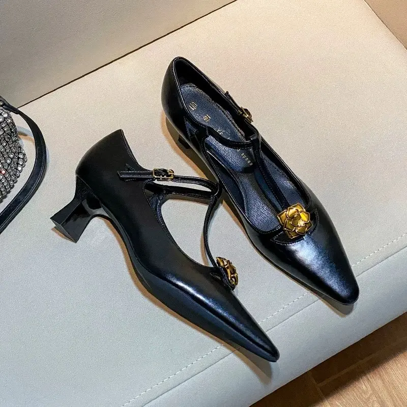 Women's Coarse Heel Shoes Autumn New Pointed Head Shallow Mouth Metal Flower Anti-slip Wear-resistant Low-top Shoes