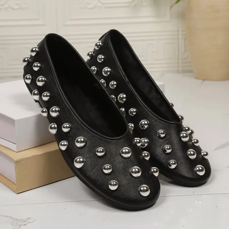 Women's New Rivet Single Shoes Fashion Round Toe Shallow Mouth Soft Sole Soft Leather Non-slip Flat Plus Size Shoes