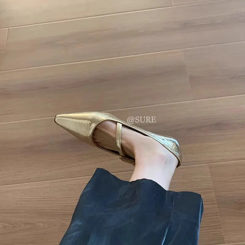 Flat Single-toed Women's Fashionable Pointed-toe Shallow Mouth Metal One-button Soft Sole Anti-slip Low-top Shoes