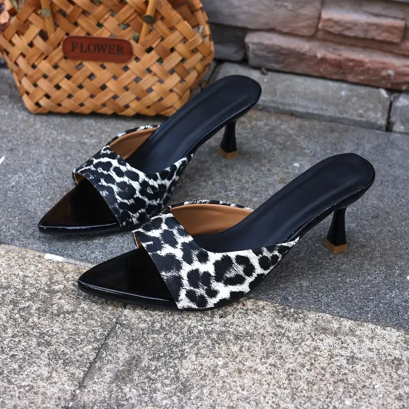 Leopard print temperament flip slippers worn outside summer new pointed toe shallow mouth non-slip high heels
