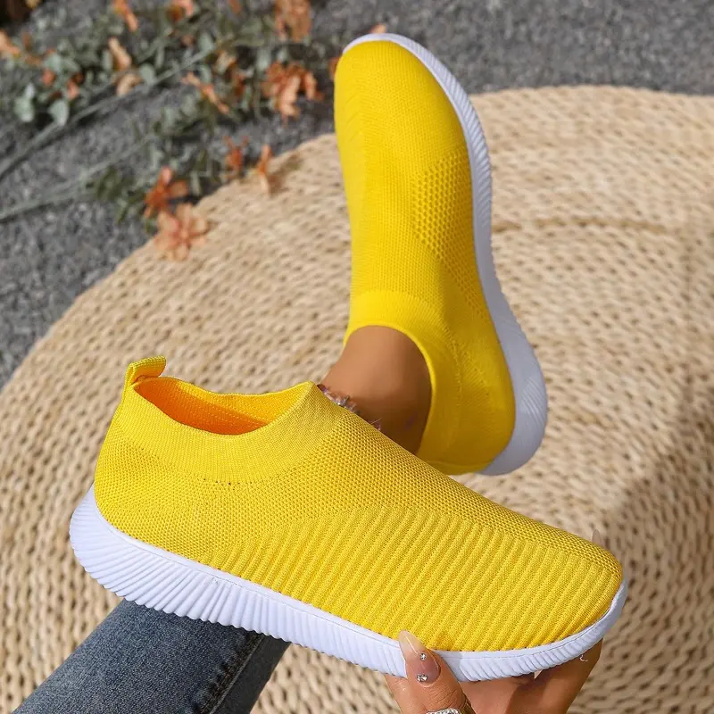 Fashionable and Lightweight Flat Sports Shoes for Women, New Summer Round Toe Mesh Breathable Soft-soled Single Shoes