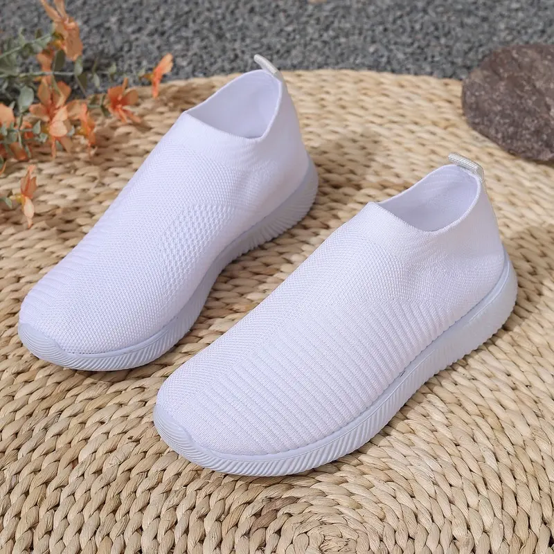 Fashionable and Lightweight Flat Sports Shoes for Women, New Summer Round Toe Mesh Breathable Soft-soled Single Shoes