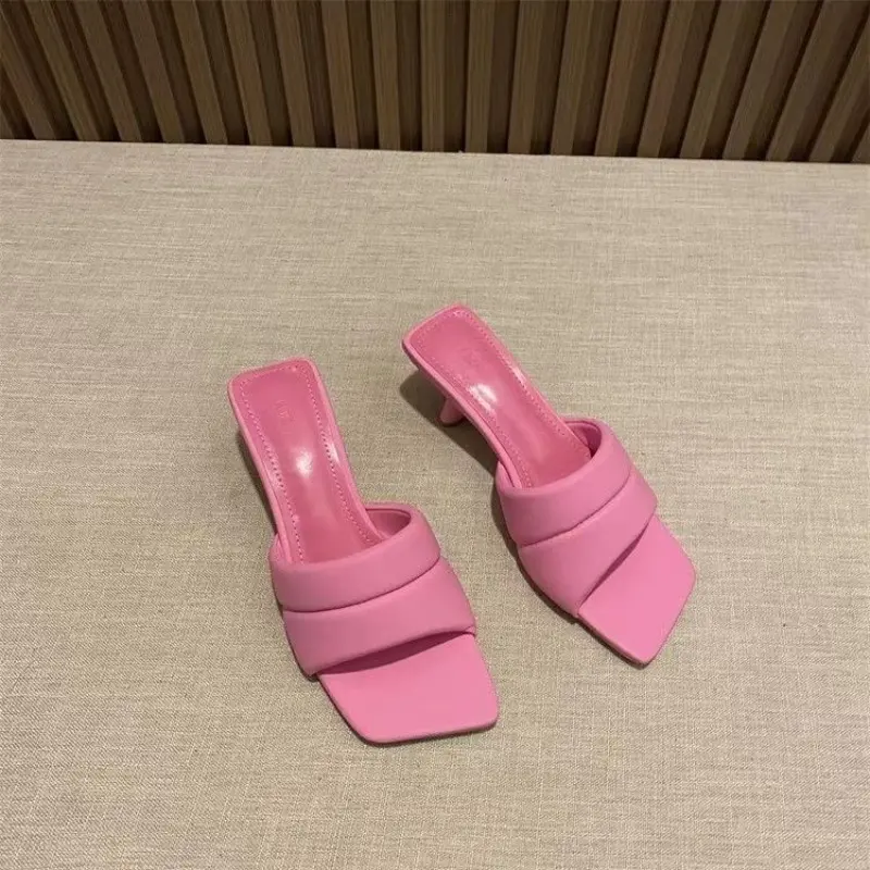 324