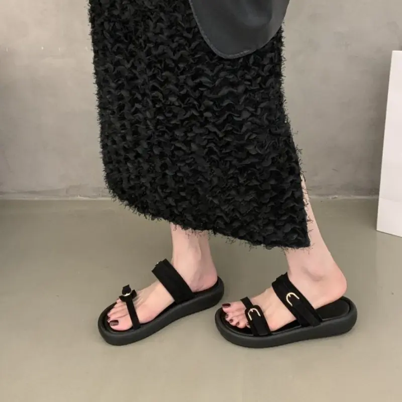 New Flat Platform Versatile Slip Beach Shoes Summer New Round Toe Open Toe Metal Buckle Soft Sole Casual Sandals