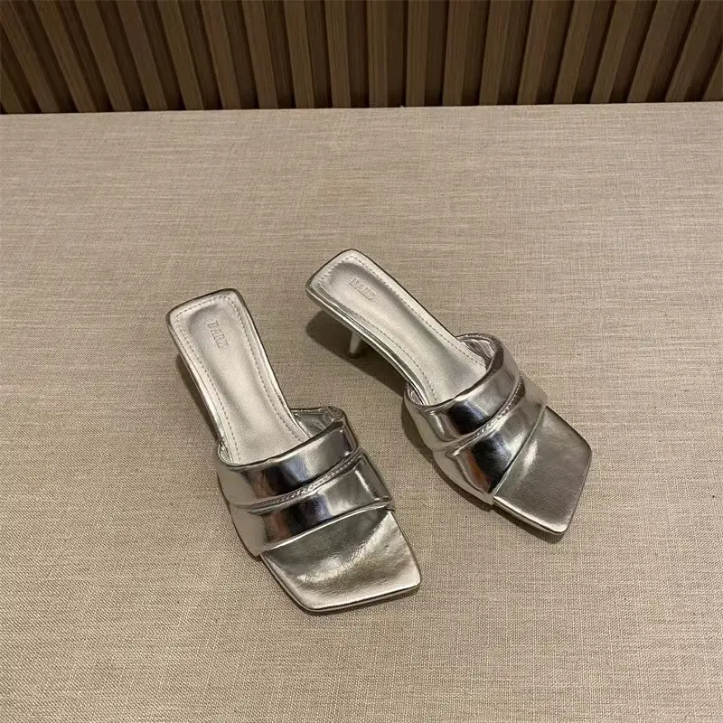 New Slippers Women Summer Outside Fashion Open Toe Square Head Flip Flops Women High Heel Low Heel Cool Drag