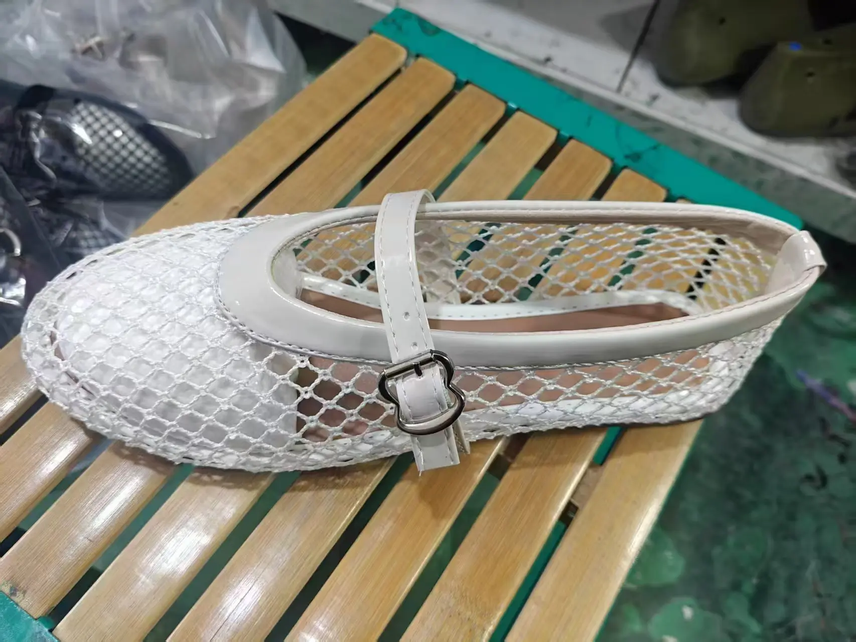 Large Mesh Metal Buckle One Strap Flat Shoes Women's Fashion Round Toe Shallow Mouth Soft Slip Single Shoes