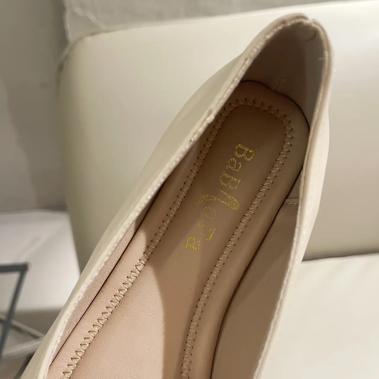 Soft Soled Low Heeled Women's Small Leather Shoes, Women's 2025 Summer New Item, One Foot Shallow Mouth Flat Sole Single Shoe