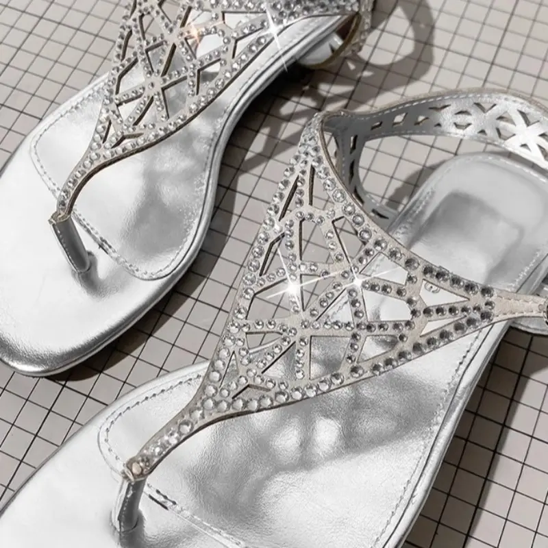 Women's Clipped Toe Flat Sandals Summer New Simple Cutout Rhinestone Versatile Non-slip Open Toe Low Heel Sandals