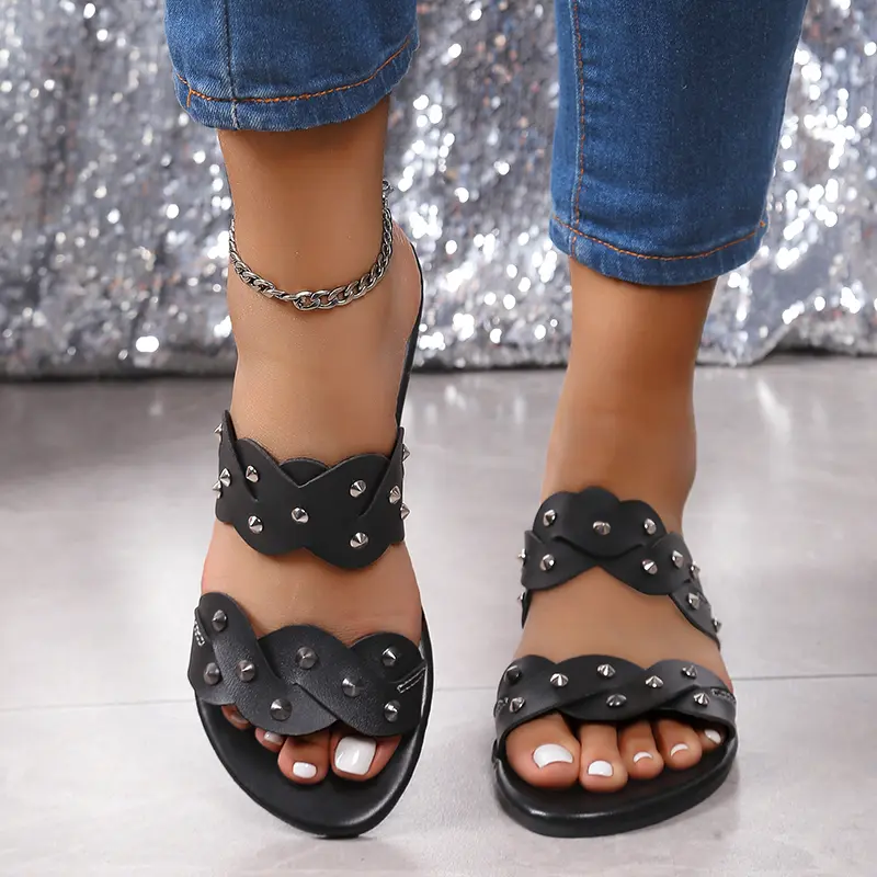 Summer New Flat Shoes Women's Fashion Round Head Open Toe Rivet Soft Sole Anti-slip Wear-resistant Slippers